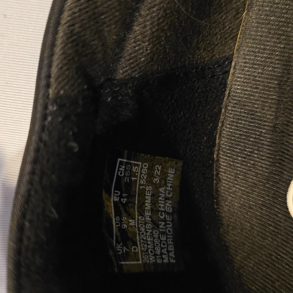 Clarks, Low Heel Slip-on, Size 9.5 - Picture 4 of 5